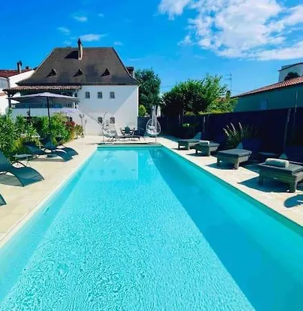 Private Heated Pool With River View Ferienhaus Bergerac