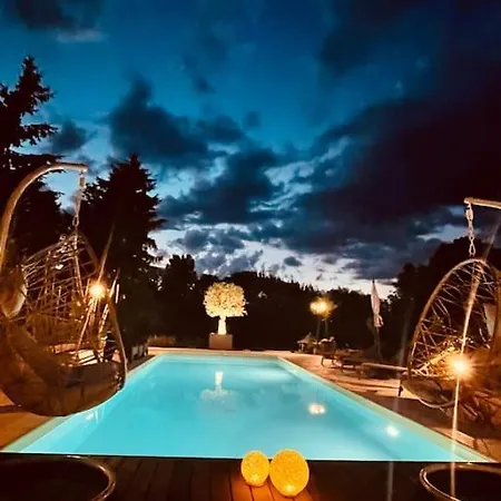 Private Heated Pool With River View Ferienhaus *
